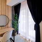 Pearl In Infinity - Parking * Mamaia