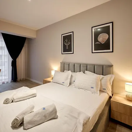 Pearl In Infinity - Parking Mamaia