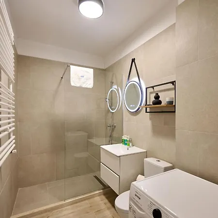 Pearl In Infinity - Parking * Mamaia