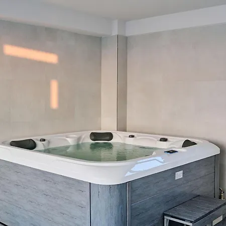 Pearl In Infinity - Parking * Mamaia