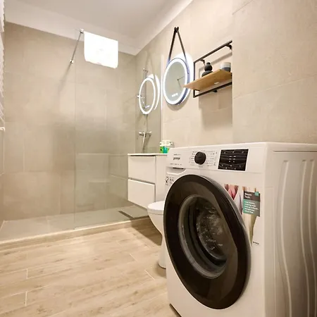 Pearl In Infinity - Parking Mamaia