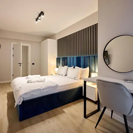 Pearl In Infinity - Parking * Mamaia