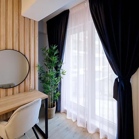 Pearl In Infinity - Parking * Mamaia