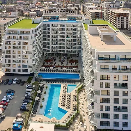 Pearl In Infinity - Parking Mamaia
